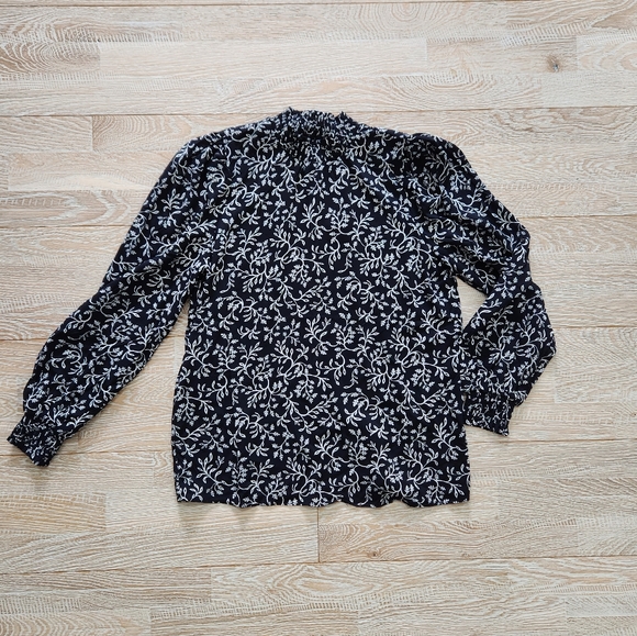 🌲 Long sleeve smock neck blouse - Picture 2 of 2